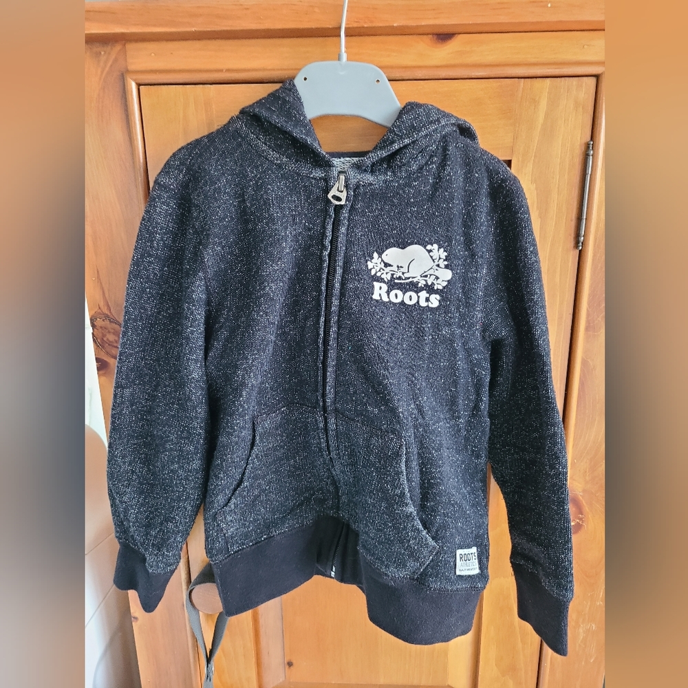 Black speckled roots 5t hoody